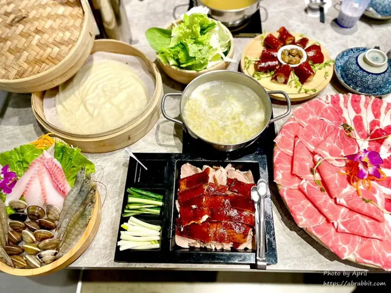 沙鹿火鍋吃到飽推薦-覓鍋物，停車方便 火鍋店竟有桌邊片鴨！