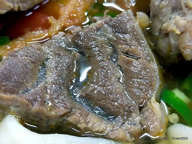 2023/01/20最後營業日，飄香30年人氣老店「二馬刀削麵 」--- 招牌「番茄牛肉麵」肉嫩Q湯鮮濃，倒數10天要吃要快!