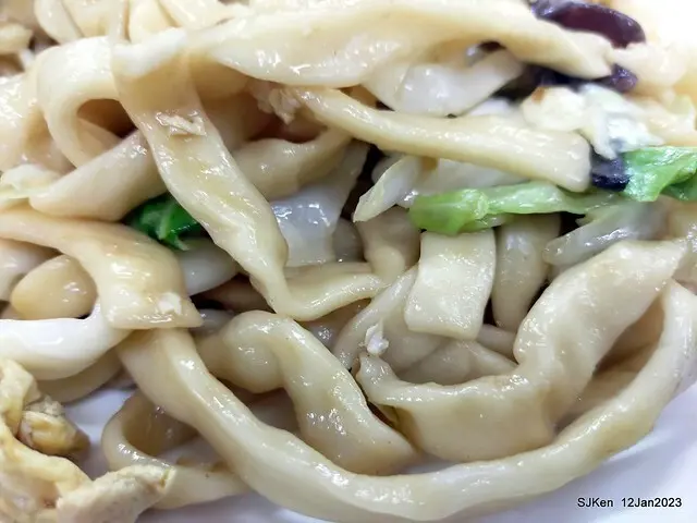 民生社區人氣老店「二馬刀削麵 」--- 招牌「木須炒麵」肉嫩蛋熟麵滑Q，倒數8天結束營業要吃要快!