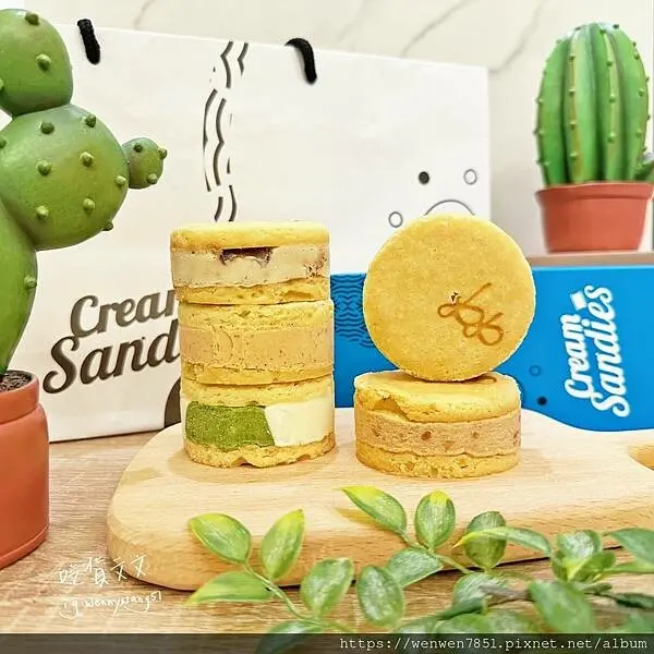 《宅配美食—66 Cheesecake》來自北海道十勝的三明治冰淇淋，口味21種可以選擇，口味濃郁又好吃