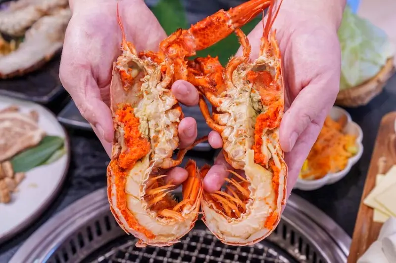 台中燒肉吃到飽 燒肉眾精緻炭火燒肉｜兩個小時無限吃，超值優惠日本A5和牛吃到飽