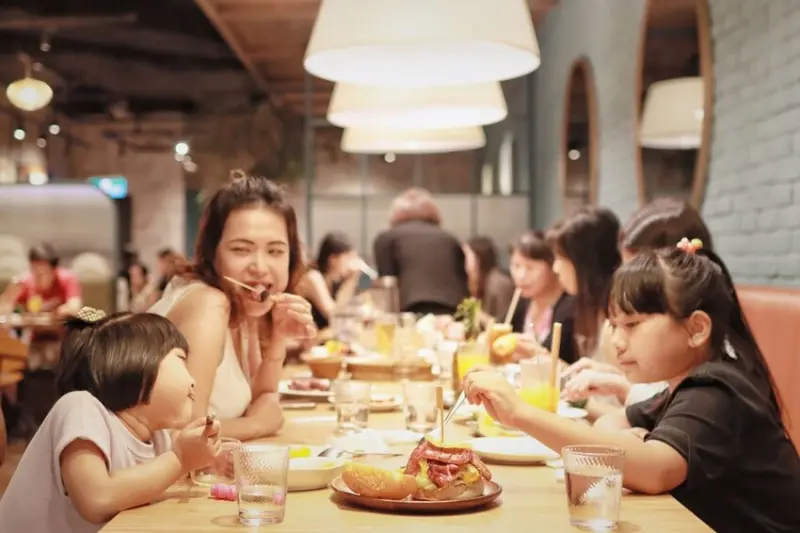 桃園美式料理/中壢史坦利美式牛排，大口吃肉好享受，親子聚餐的好場所