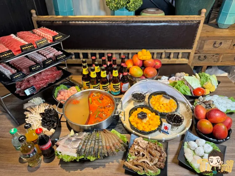 新竹縣竹北市真正的冰火五重天吃到飽！ 來巴適最低799元享麻辣火鍋＋芒果剉冰吃到飽！ 加價可升級日澳美三大和牛。金色三麥啤酒。海鮮鮑魚吃到飽！ 當月壽星招待澎湖手工花枝丸！ 當日壽星招待生食級干貝！(