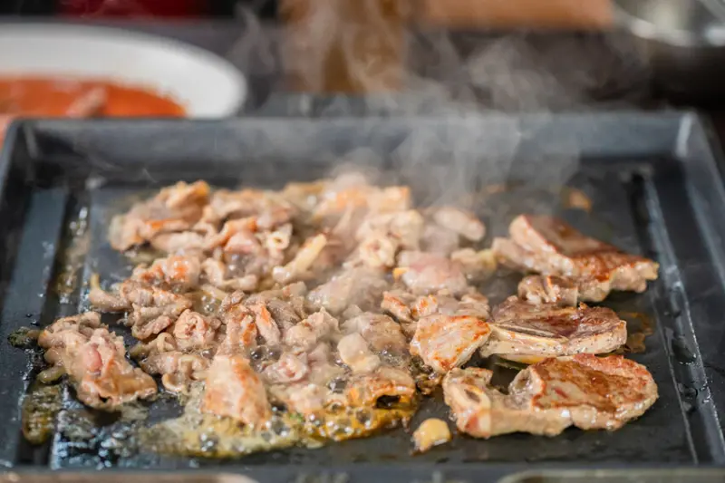 高雄市鼓山區高雄美食 – 中將燒肉 x 鼓山內惟30年隱藏版吃到飽，全台獨家磁盤烤肉！