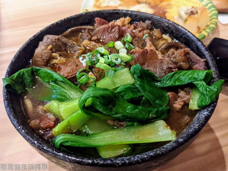 【新竹食記】麵家二眷(竹北店) - 被牛肉麵耽誤的豆花店