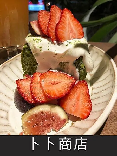 【台北】卜卜商店｜赤峰街古宅咖啡店，窗邊還有整排植栽｜柴貓趴趴走