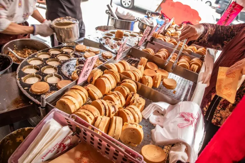  嘉義街邊8元爆餡紅豆餅 #陳媽媽紅豆餅/ WalkerLand窩客島整理提供 未經許可不可轉載