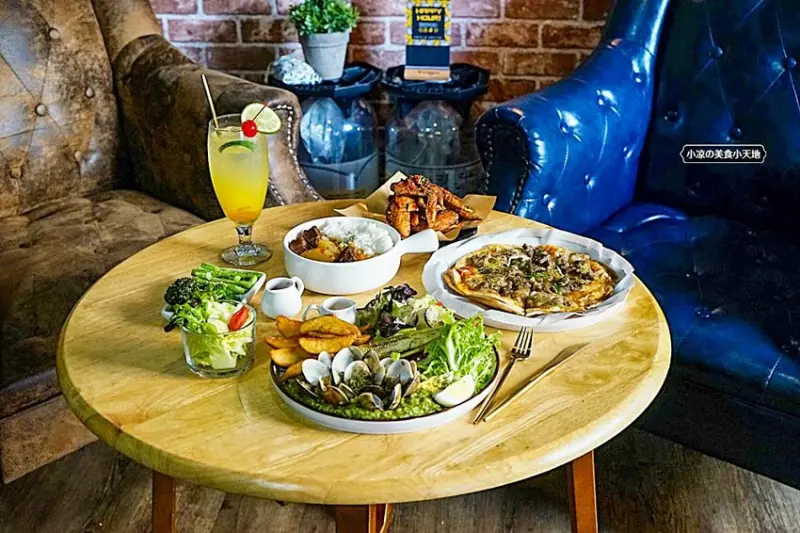 老饕帶你從早吃到晚，小資族聚餐新選擇！平價複合式餐酒館，多國料理美食，從早午餐一路吃到宵夜(近中國醫