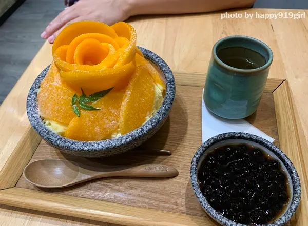 [高雄左營]葉月堂★相機先吃~浮誇系花朵造型芒果雪花冰，可免費加珍珠或白玉