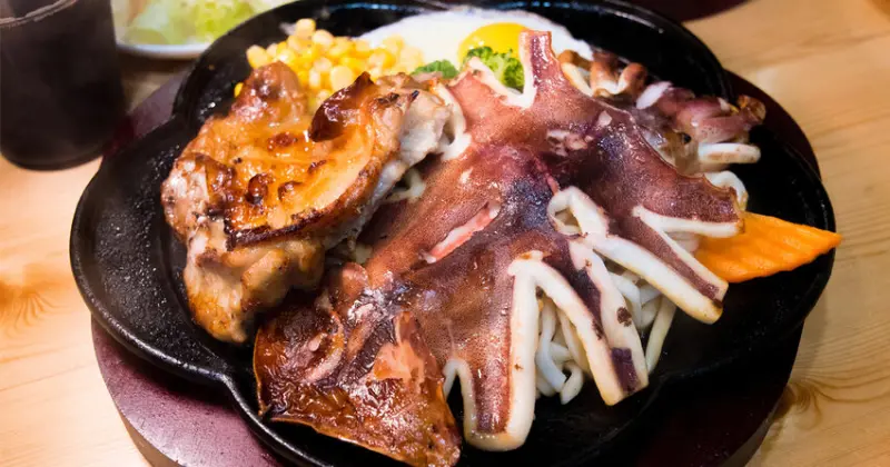 【臺南美食】全台最大牛排等你來挑戰｜台南人氣牛排館｜無限加麵不加價｜自助吧吃到飽｜大口吃肉超滿足｜單品.雙拼任你選~~19House炙燒牛排–安南店 - 南人幫