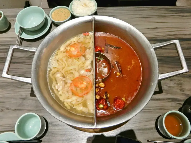 青花驕麻辣鍋板橋縣民大道店~新品青花椒麻肩小排，從沒想過牛小排和麻辣鍋居然能如此合拍!