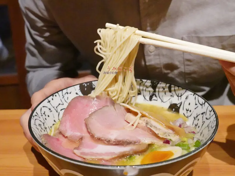 新北新店—海貓亭拉麵 うみねこ亭｜四款自製人氣拉麵 大份量海貓拌麵在這才吃的到｜碧潭、新店國小