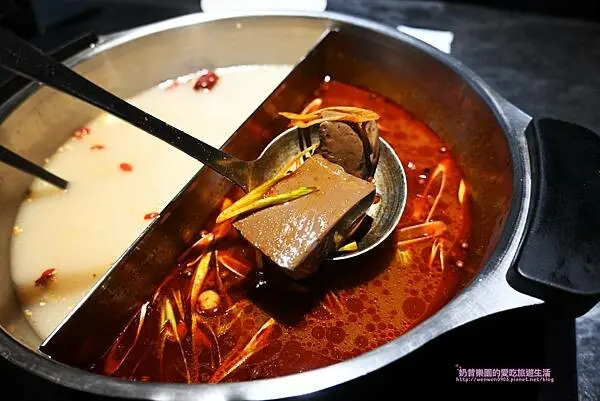 [台北中山區]好吃的鴨血在這裡！椒心苑麻辣鍋座椅舒適 肉品多達14種任你吃～捷運南京復興/松江南京美食