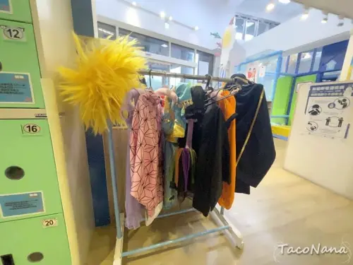 中永和大型親子餐廳》椰城愛樂園│熱帶海洋風親子餐廳，百坪空間還有兩層樓高的旋轉溜滑梯，細白沙坑、變身