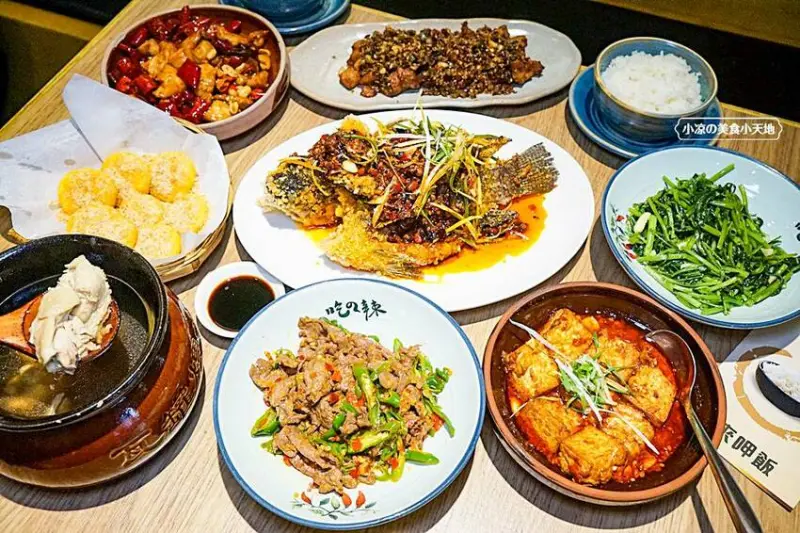 台中平價川味家常菜，超過40道佳餚道道精彩，不愛吃辣的朋友也會愛上，尾牙、春酒、辦桌、包場大搜羅！！