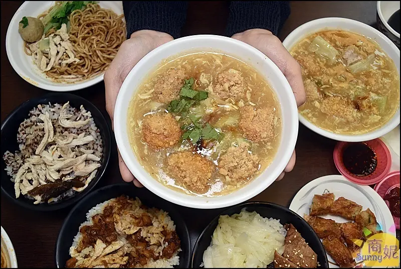 頂極雞肉飯。在地人大推!豐原隱藏版銅板美食舒肥雞肉飯香酥無刺虱目魚超強-商妮吃喝遊樂