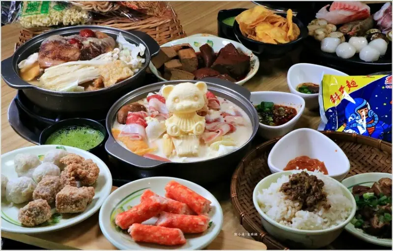 【高雄】九鼎鍋‧平價個人小火鍋，23種鍋物選擇，內用副餐吃到飽，省錢一族的好朋友