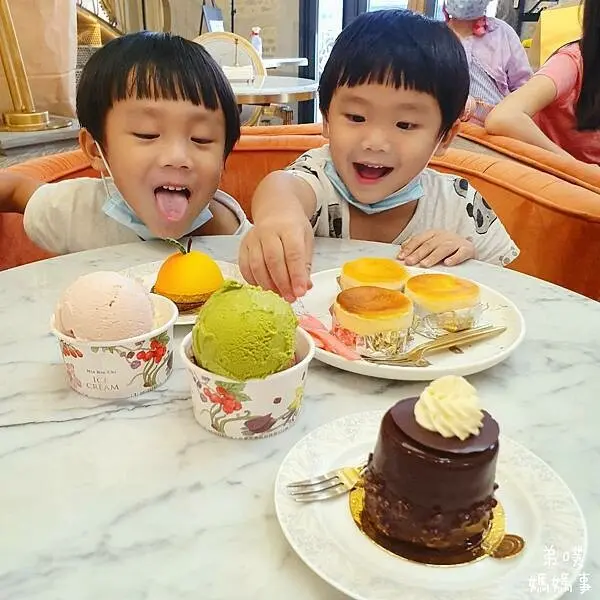 【台南‧東區】名坂奇洋菓子の店│市區的歐式城堡甜點店，網美甜點店，台南知名伴手禮店。招牌夏威夷豆塔、甜