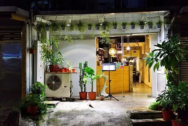 我不是在上班，就是在上班的路上｜板橋美食咖哩店【新北市板橋區】我其實不想上班