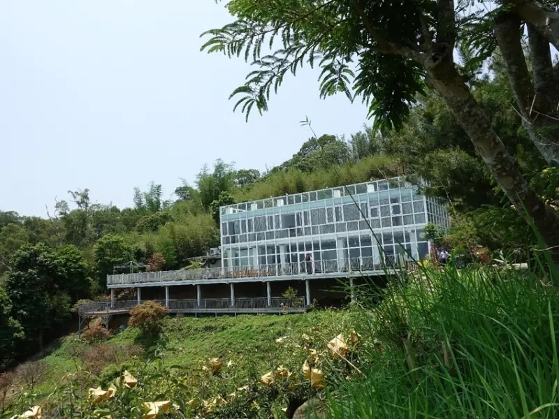 雲也山莊民宿餐廳|苗栗鯉魚潭邊絕美純白玻璃屋-渡假慢活看日出雲海享受人生-必吃隱藏版美味家常菜