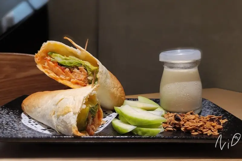 [高雄三民]tsang cafe bar 吾䅮咖啡。咖啡&鄉村雞胸捲餅&手工奶酪都美味!!(已歇業)