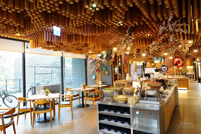 台中吃到飽餐廳》日光溫泉會館花見西餐廳~螃蟹 生魚片 海產吃到飽 生啤酒無限暢飲