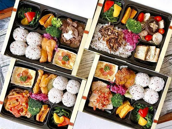 <<新竹精緻便當>>香山區剛剛好食～結合年輕人創意與想法的大器會議便當～素食者便當意外的好吃！中西式合併擦出新滋味～