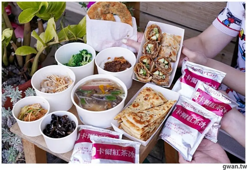 評價4.8星，網友超推現做手工餅，6月底前外帶滿額送懷舊紅茶冰！