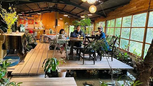 基隆森林系景觀餐廳【芳裕農場】被森林包圍的庭園餐廳/天然的尚好美味無毒佳餚/山茶坊玻璃屋咖啡廳/基隆在地美食