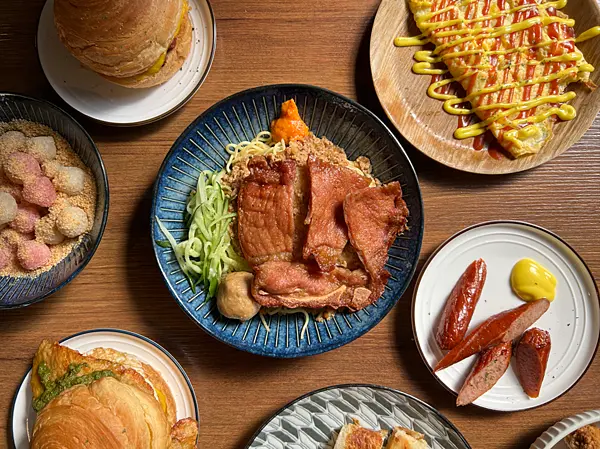 【龜山早午餐】來吃早餐龜山店 x 每桌必點招牌炒麵！還有酥皮蛋餅、鹹酥雞和炸湯圓！台式早餐真的讚，道道不雷好喜歡║桃園美食、桃園早午餐、龜山美食、龜山早餐