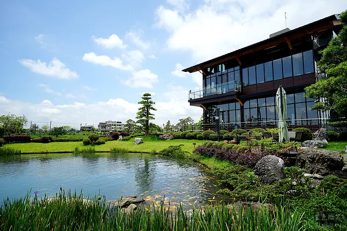 棗稻田 jaodaotian預約式景觀餐廳，田野中玻璃屋僅有營業五六日及國定假日，浪漫水車非常獨特，佔地三公頃