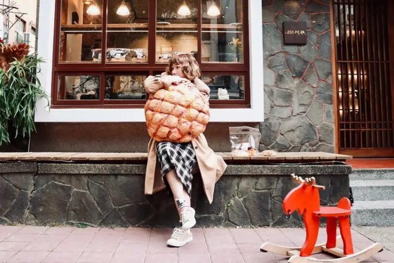 柳川や｜屋上有巨大菠蘿麵包？！巷弄日式老屋改造成文青麵包店｜附近景點推薦