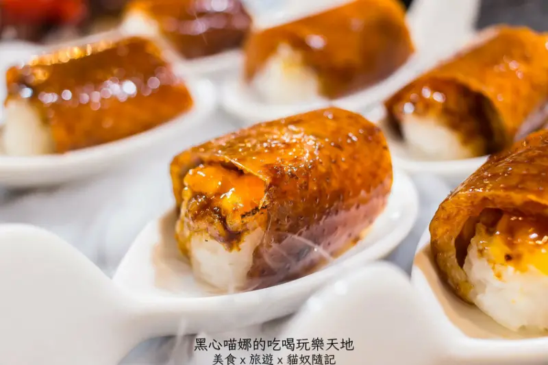 高雄三民︱鴨點棧烤鴨港點專賣　一鴨四吃好過癮，超韓泡菜炒鴨片、濃甜梅汁鴨架骨，經典噴香酥脆烤鴨握壽司超銷魂！！