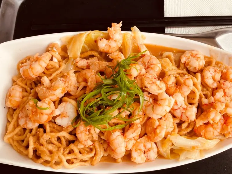 【台南 美食】金三益健康茶飲-浮誇系意麵，海鮮主流派的意麵