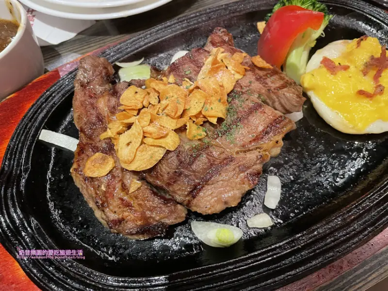 [台北中山區]只開五六日！神秘的二樓牛排館-凱薩西餐牛排一訪+二訪 沒訂位吃不到～熱食沙拉吧吃到飽