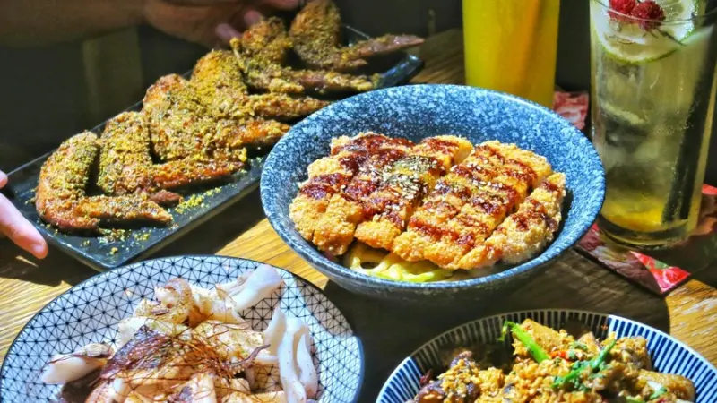 【高雄美食】驀然餐酒館 - 漢神巨蛋旁的精緻餐酒館酒吧~高雄宵夜小酌的氣氛餐廳