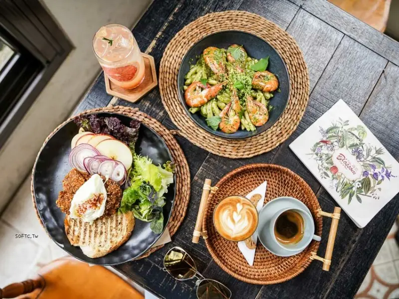 礁溪咖啡廳「蒔花咖啡」!摩洛哥風情宜蘭景觀咖啡廳推薦