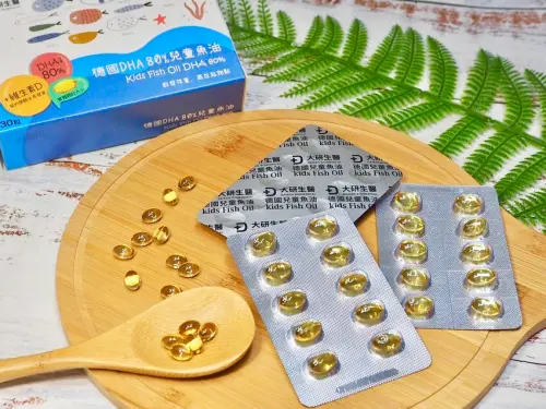 大研生醫 德國DHA80%兒童魚油 無魚腥味 孩子好吸收 補充Omega3 新註冊立即享購物金500元 - 藍色棉花糖咬蕃茄