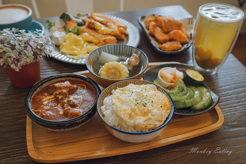 【台中車站美食】阿飛Brunch｜森林系人氣早午餐，隱藏好吃的咖哩飯！新時代購物中心旁