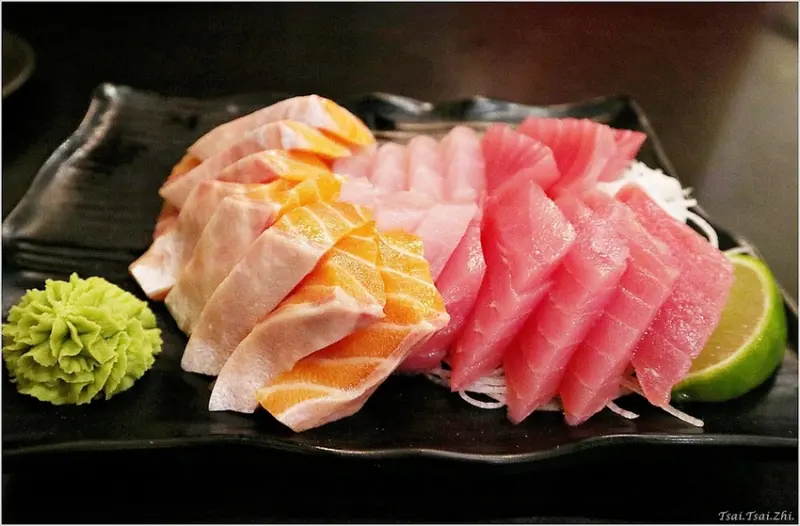 [新北三重]鏊屋串燒/壽司/酒場(三重店)|啤酒好朋友，提供各式烤串、握壽司、厚切生魚片等特色料理！