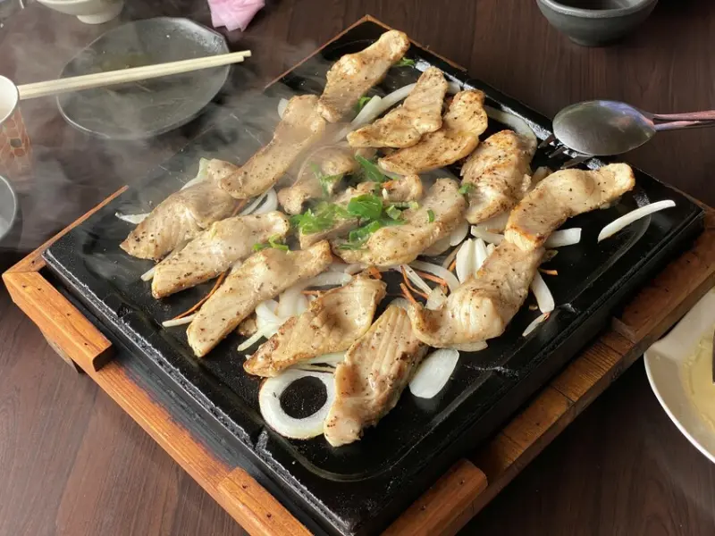 【台中 餐廳】魚之鄉谷關 鱘龍魚料理餐廳，鐵板魚肉原來不輸給鹹豬肉，超讚！