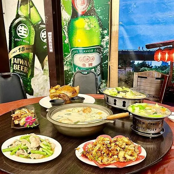 招牌多汁鮮嫩烤雞．高CP值美味海鮮熱炒．連霸十大好食餐廳．來五結吃熱炒我推這一家