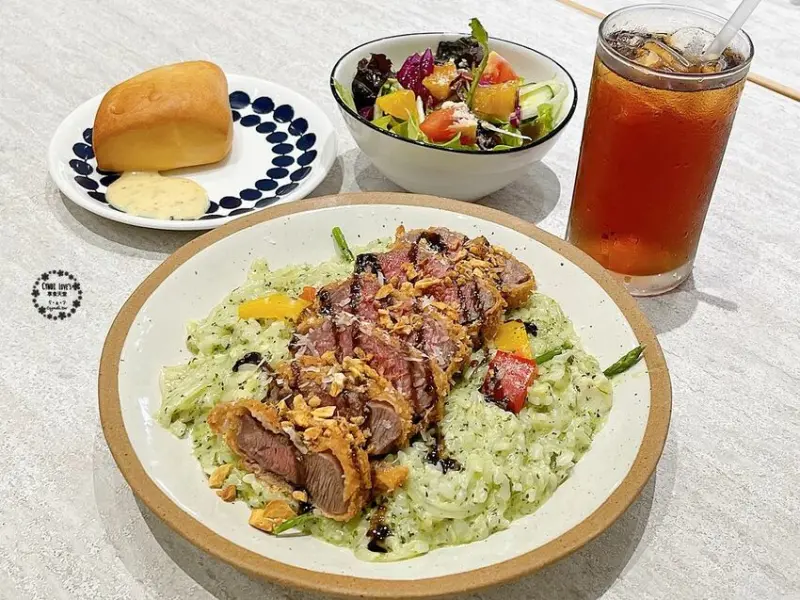 嚼食NOMS-學士店，台中清新風格網美平價早午餐義大利麵，台中寵物友善餐廳 - Cyndi loves享食天堂