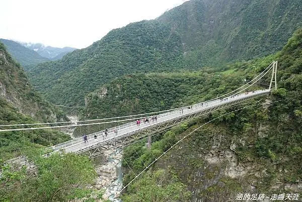 [花蓮景點] 山月吊橋 ~ 懸掛於高空，跨越立霧溪峽谷，360度飽覽壯麗景觀，太魯閣熱門新景點