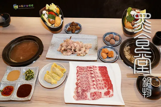 【食-新竹竹北】黑食堂鍋物❤用乾魷魚爆炒的石頭火鍋❤牛油甜香爆表的牛肉丸❤純蝦肉製作的手工蝦餅❤湯頭清爽甘甜喝完不會口乾舌燥❤鍋物結合居酒屋