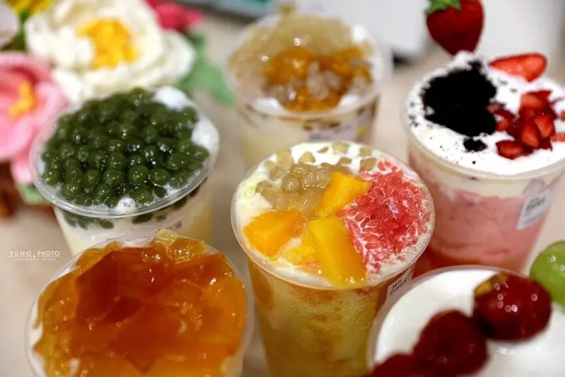 以台灣水果研發創意手搖飲！咀嚼控必點爆炸多滿滿配料｜小黃杯誰不愛-台味楊枝甘露專賣店(沙鹿飲料推薦)