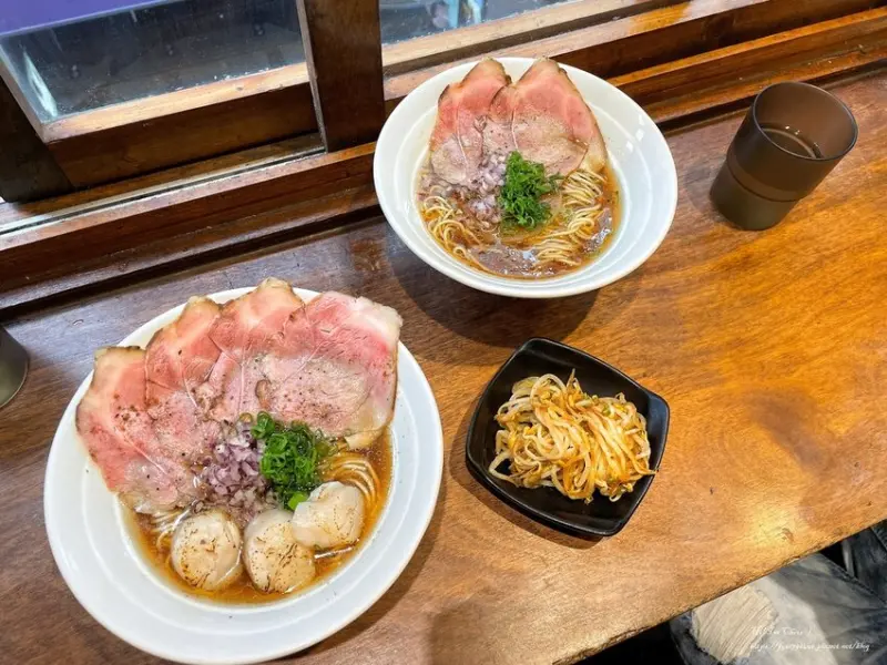 【台北拉麵食記】墨洋拉麵 - 公館排隊美食！極上貝貝拉麵只要260元可以無限續麵和續湯CP值超高！公館美食推薦/台大美食推薦/台北拉麵推薦