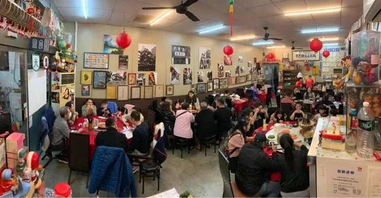 爸爸酸菜白肉鍋|台中太平火鍋推薦，被酸菜白肉鍋耽誤的超值平價熱炒店 Nini and Blue 玩樂食記