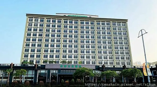 長榮文苑酒店(嘉義)--公設篇/70公頃故宮南院就是酒店最狂的公設/9月26日前白天水舞，晚上3D水幕魔鏡秀，現在入住正其時也！/本文內附三段3D水幕魔鏡秀，總長度將近50分鐘的聲光大秀！