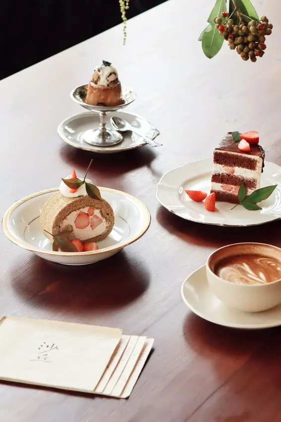 大稻埕充滿光影的民宅咖啡廳 一個月一次藍佐日